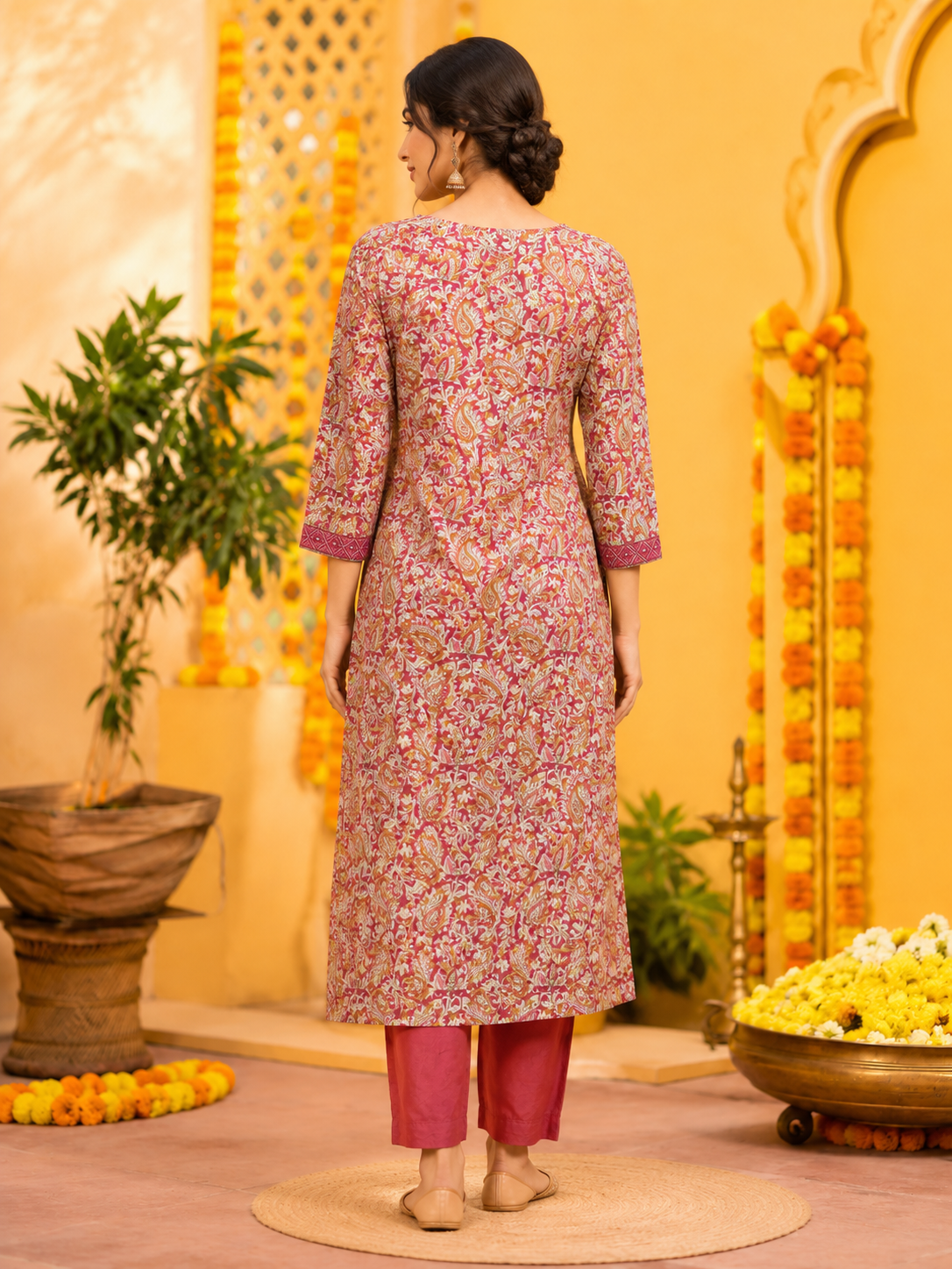 Elegant Printed Pink Kurta Pant Set - Image 3