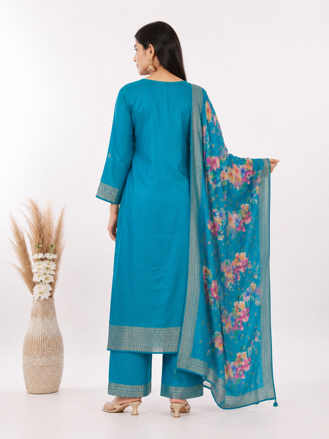 Elegant Olive Green Embroidered Kurta Set with Dupatta - Image 3
