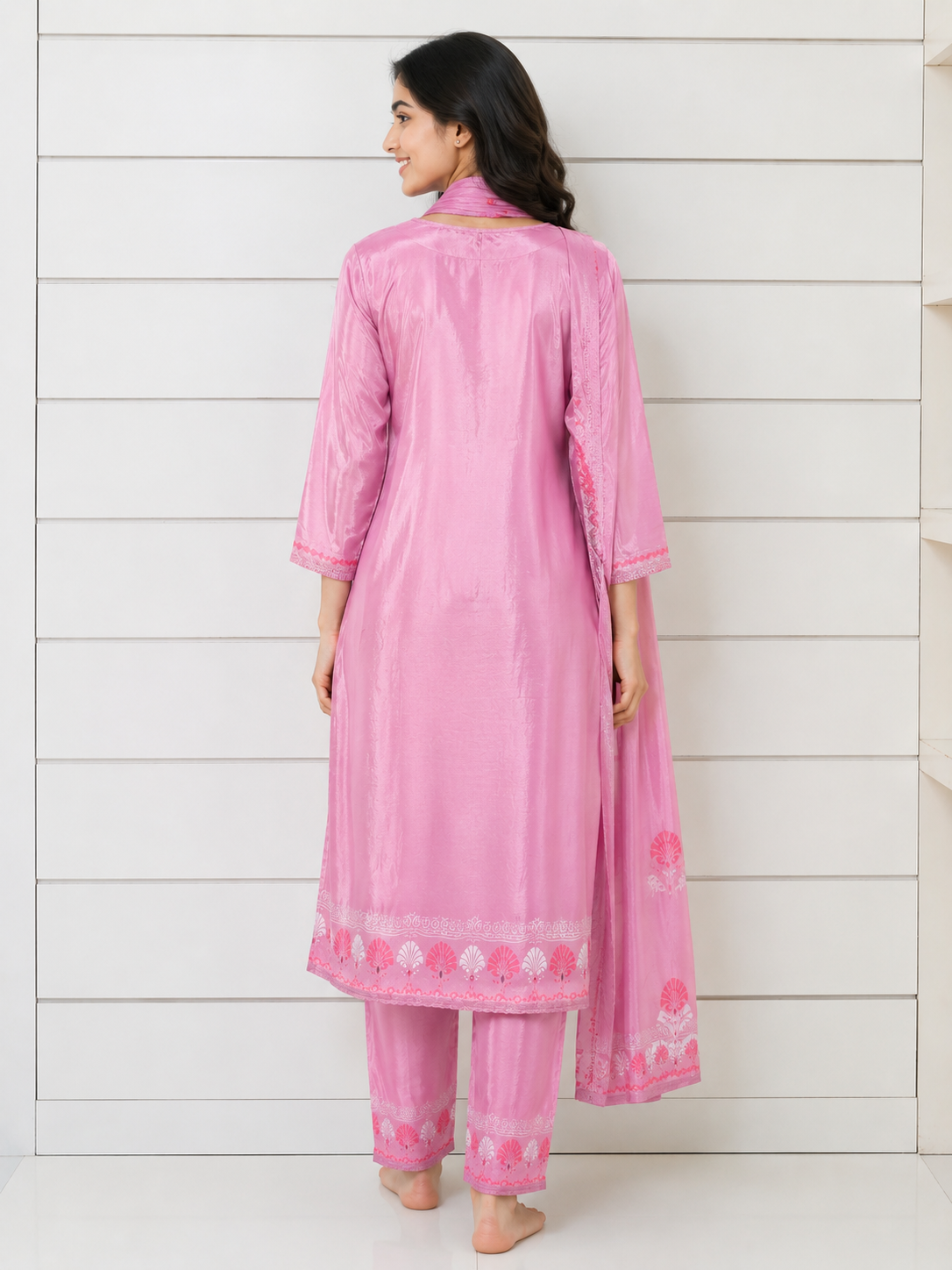 Elegant Pink Embroidered Kurta Set with Dupatta - Image 2