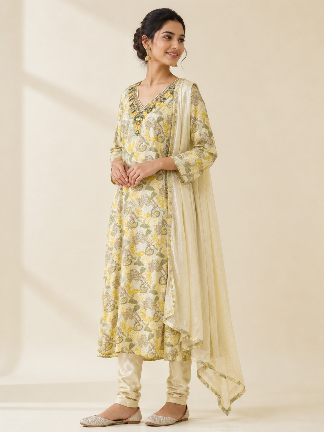 Elegant Cream Floral Printed Kurta Set with Dupatta - Image 2