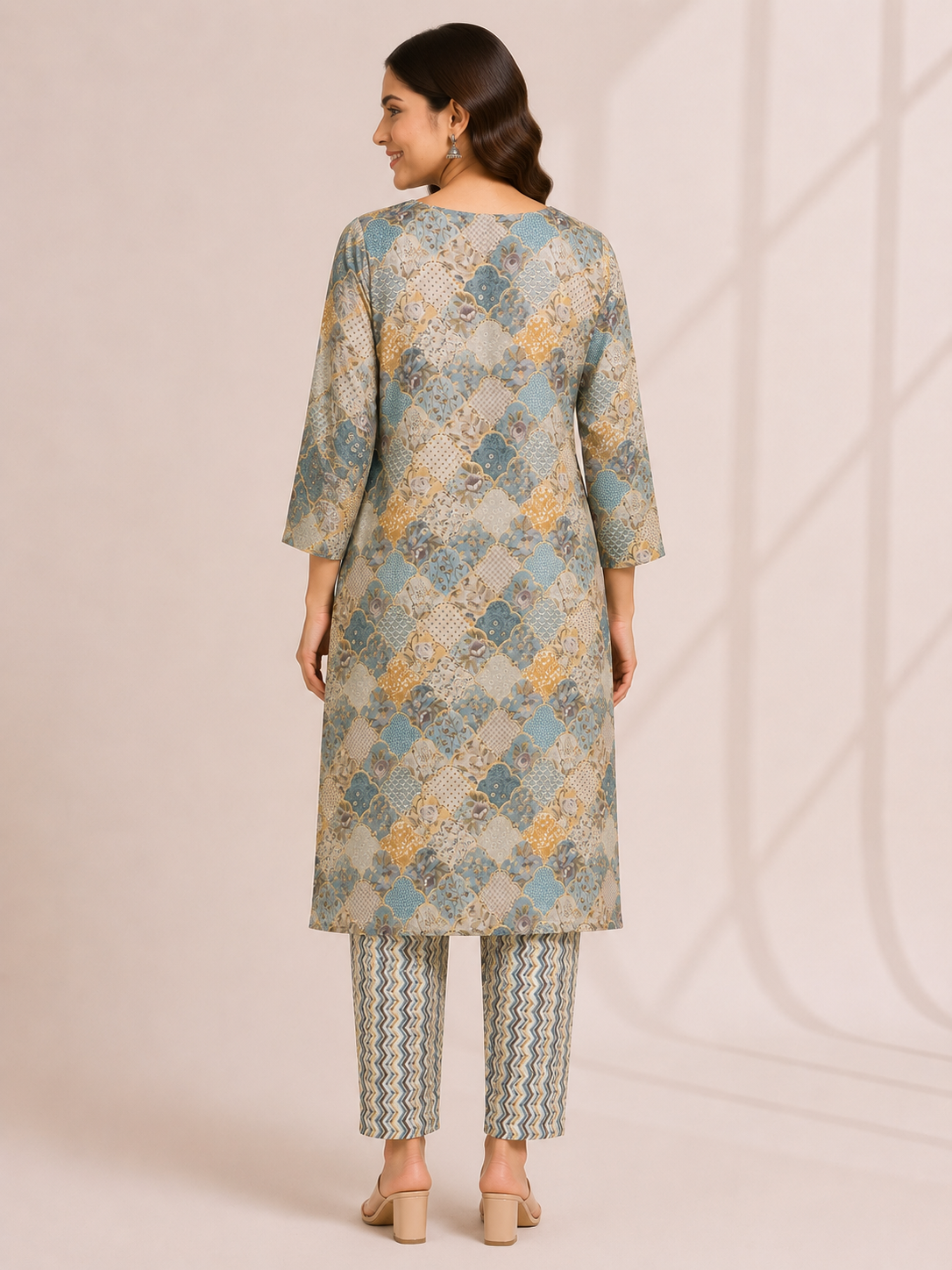 Elegant Pastel Printed Kurta Pant Set for Women - Image 4