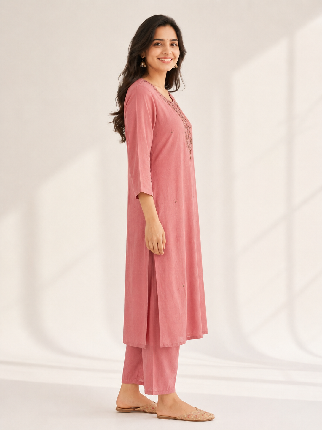 Elegant Pink Embroidered Kurta Set for Women - Image 2